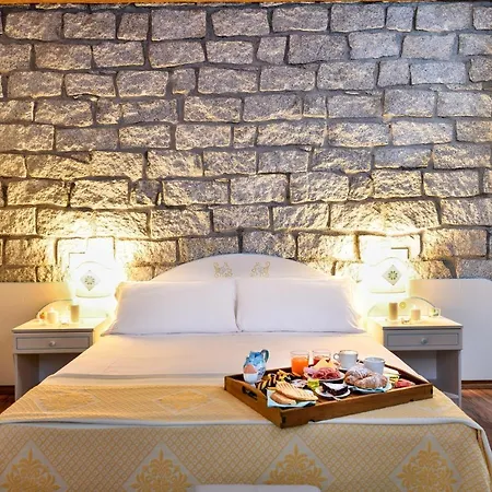 Antica 4*
