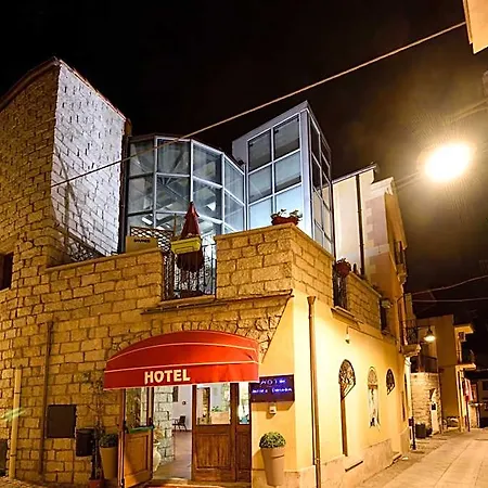 Antica 4*